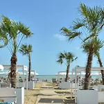 Apartment Modern Beachfront Flat In A With Pool Bibione