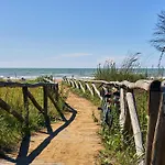 Modern Beachfront Flat In A With Pool Bibione