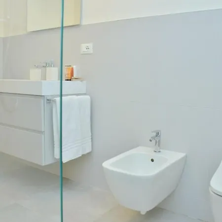 Apartamento Modern Beachfront Flat In A With Pool *