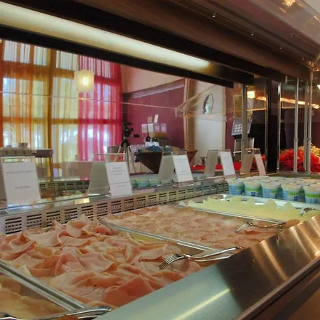 Modern Beachfront Flat In A With Pool 아파트