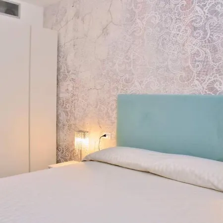 Apartamento Modern Beachfront Flat In A With Pool Bibione