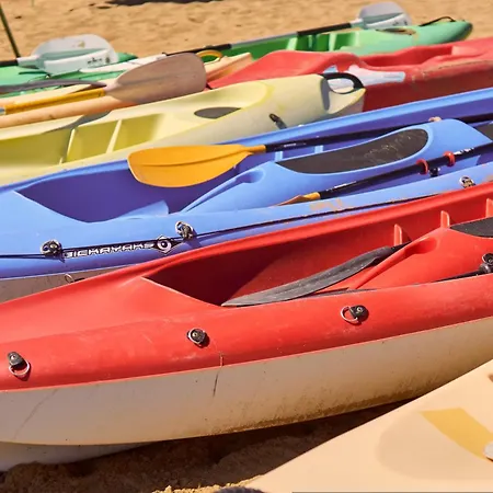 아파트 Modern Beachfront Flat In A With Pool