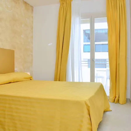 Apartamento Modern Beachfront Flat In A With Pool *