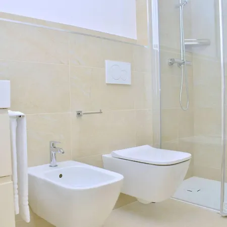 Apartamento Modern Beachfront Flat In A With Pool
