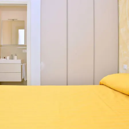 Apartamento Modern Beachfront Flat In A With Pool
