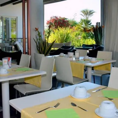 Apartamento Modern Beachfront Flat In A With Pool Bibione
