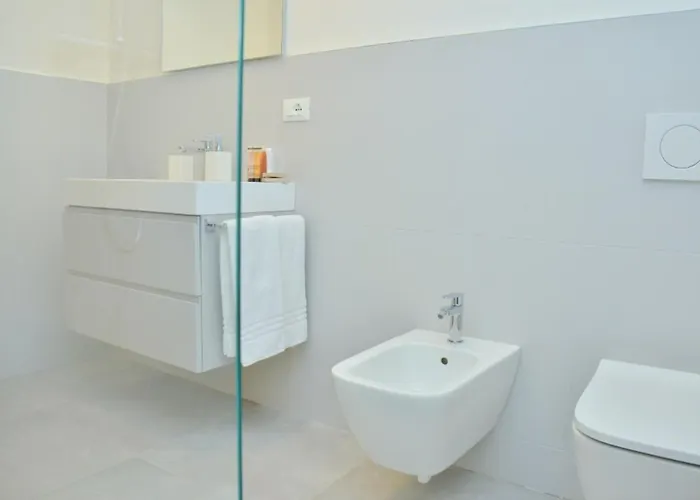 Appartement Modern Beachfront Flat In A With Pool *