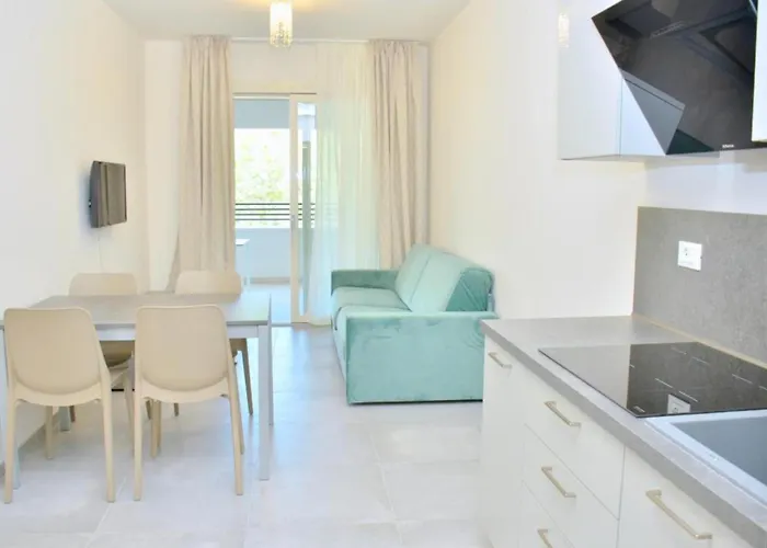 Modern Beachfront Flat In A With Pool Appartement Bibione