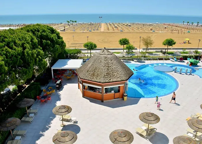 Modern Beachfront Flat In A With Pool *